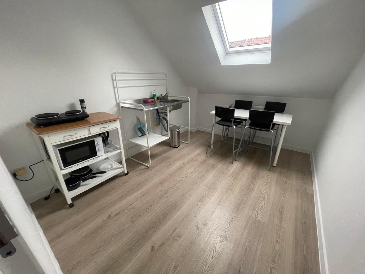 Schaerbeek Room 1 Brussel Buitenkant foto